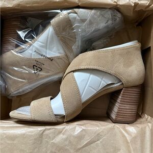 Lucky Brand suede tan heeled sandal bootie
